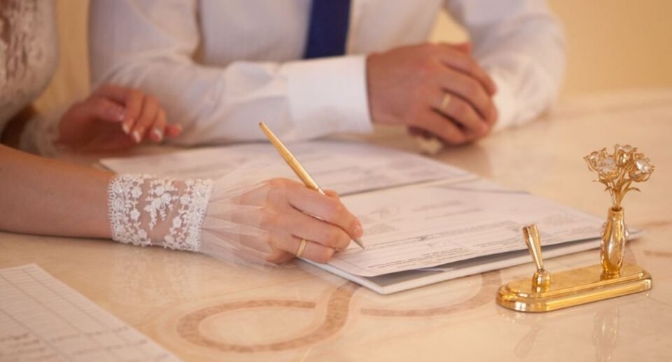 Do You Add Stepmother’s Name on Wedding Papers?